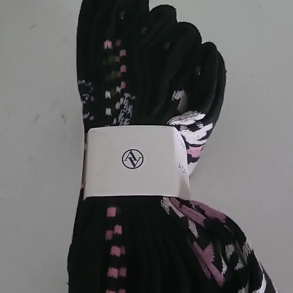 Adrienne Vittadini Black and Pink Crew Socks